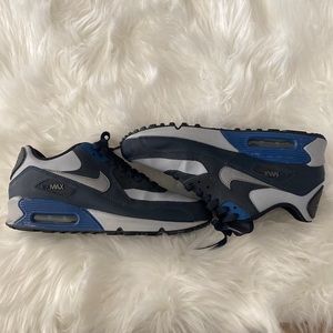 Navy blue & grey air max 90’s sneakers 💙💙👟